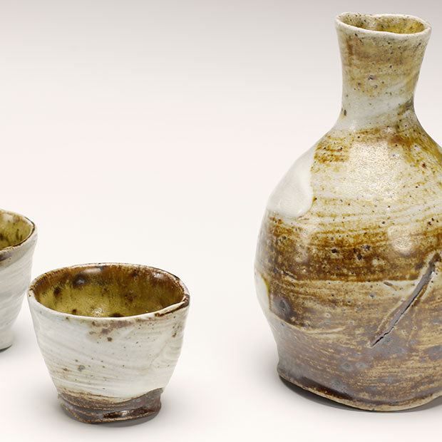 Saké Bottle and 2 Saké Cups