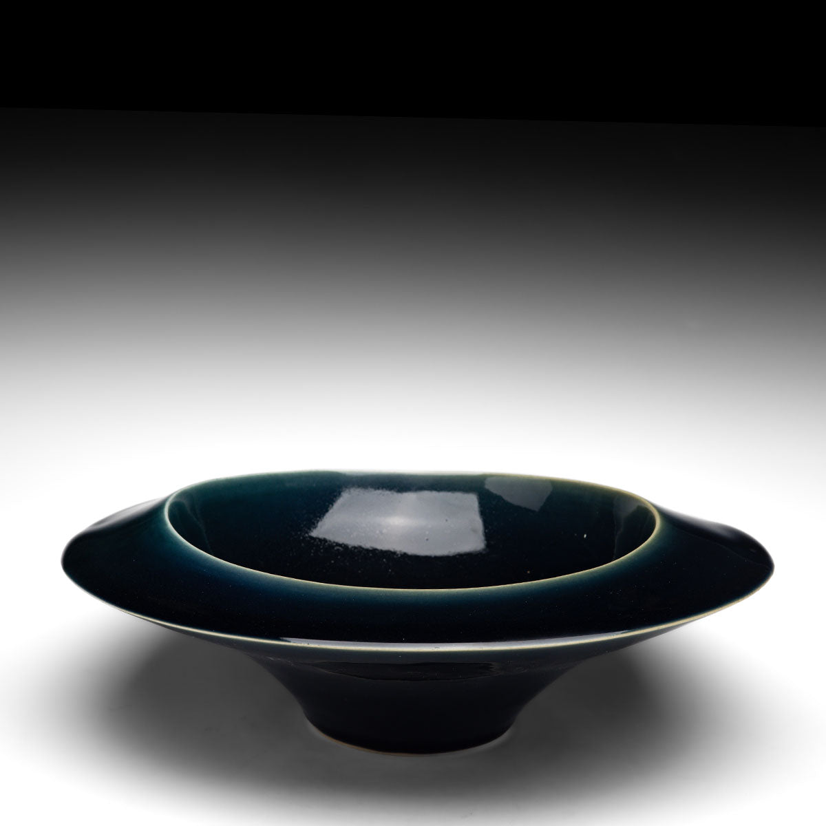 Rimmed Bowl