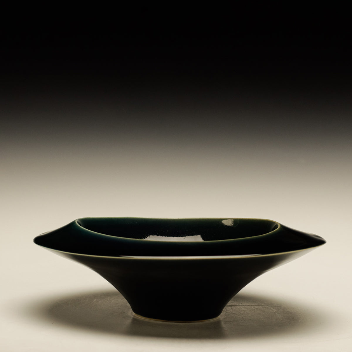 Rimmed Bowl
