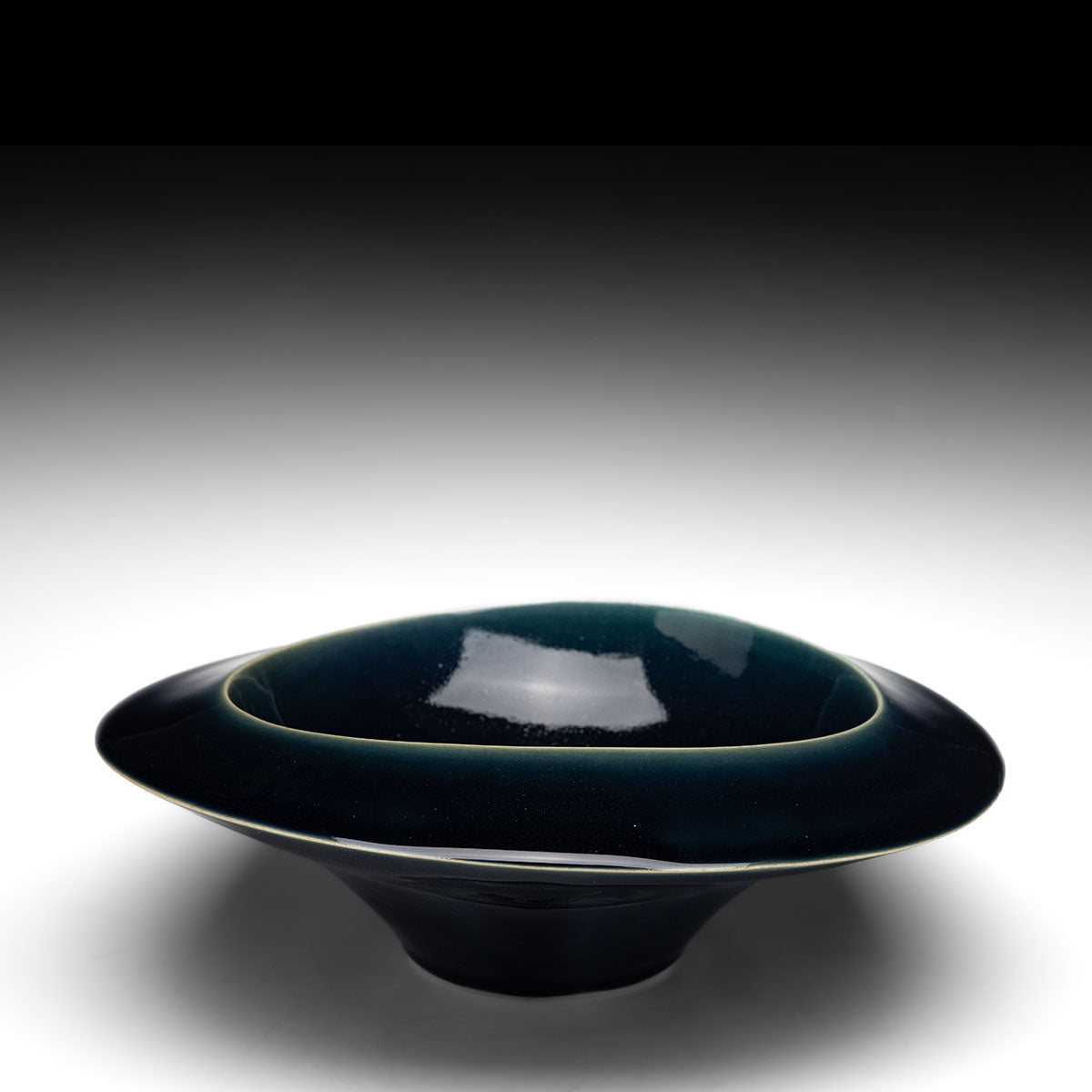 Rimmed Bowl