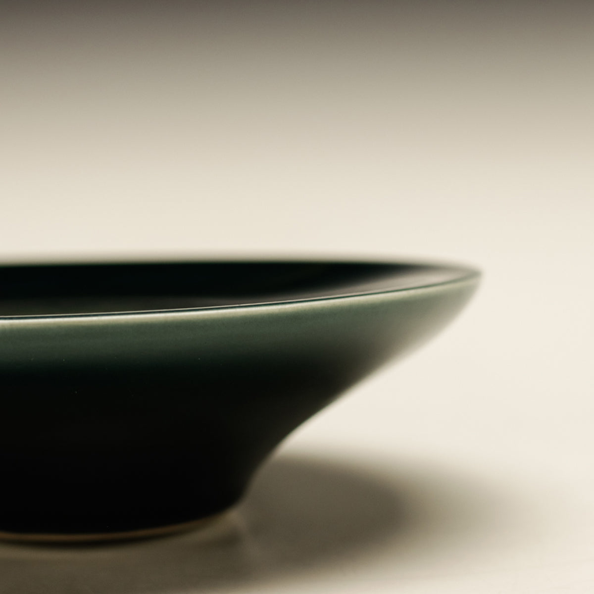 Pedestal Dish