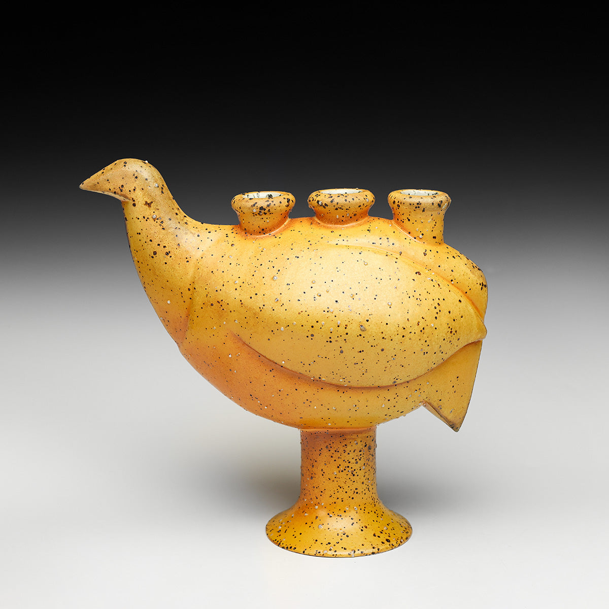 Guinea Tri-Vase