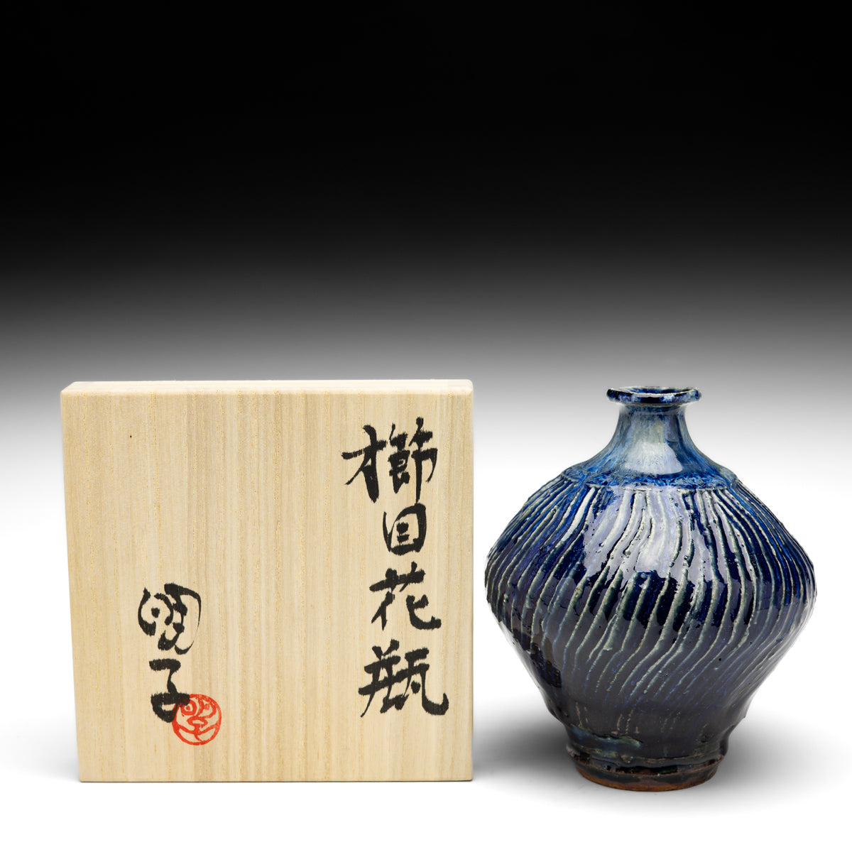 Comb Eyes Vase